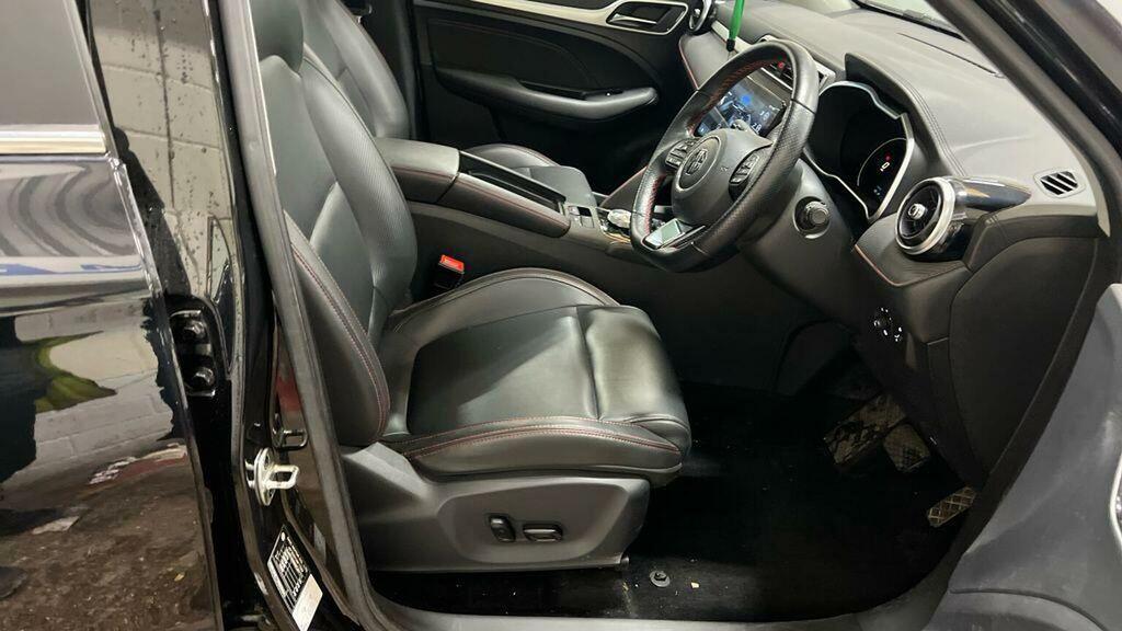 MG ZS Suv LD22EVM Black #2