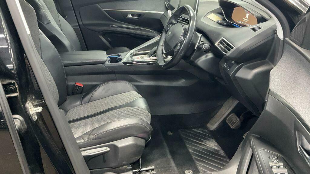 Peugeot 5008 1.5 Bluehdi Allure Eat Euro 6 Ss VE68NGU Black #2