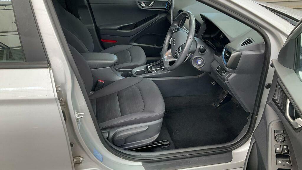 Hyundai Ioniq 1.6 H-gdi Se Dct Euro 6 Ss KJ68KVD Silver #2