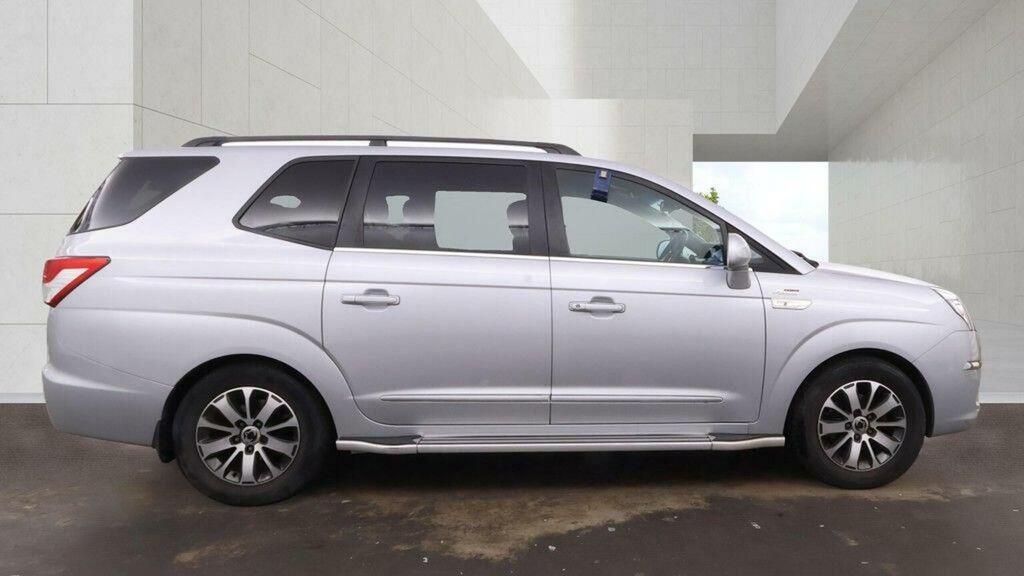 SsangYong Turismo 2.2D Elx T-tronic 4Wd Selectable Euro 6 Silver #5