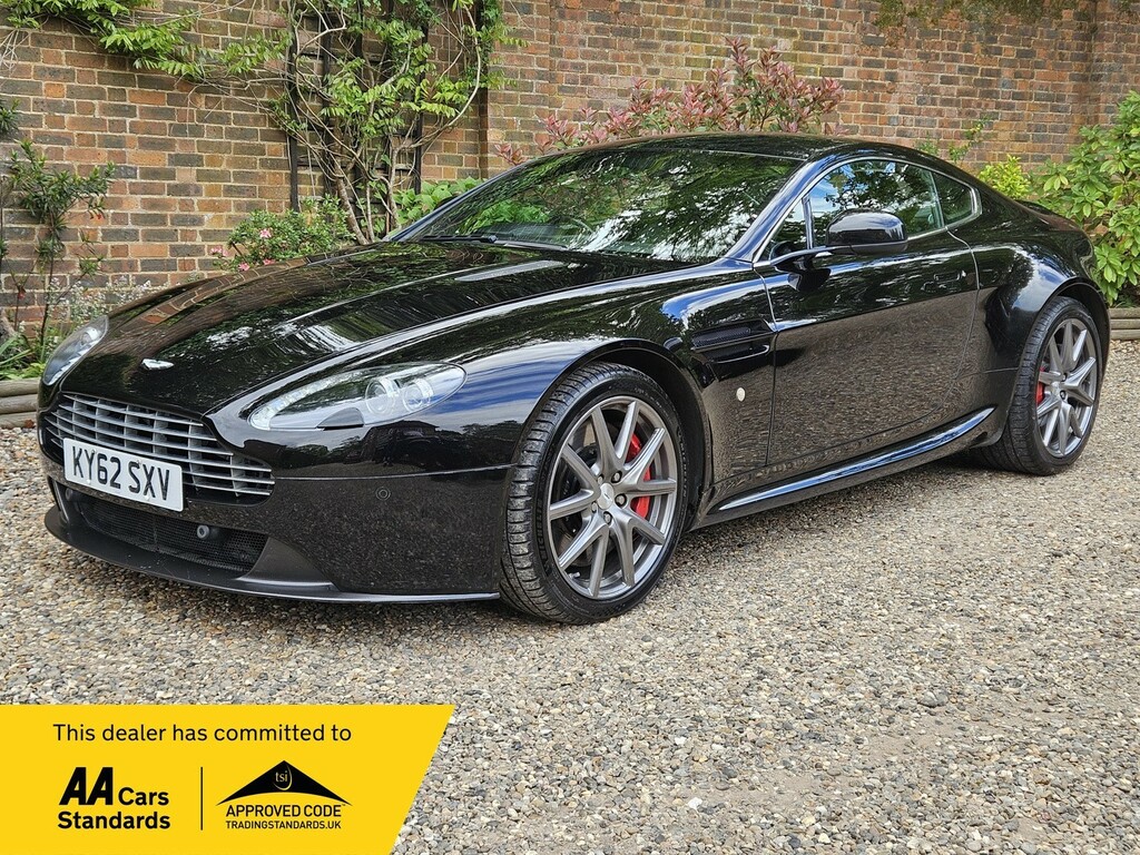 Aston Martin Vantage V8