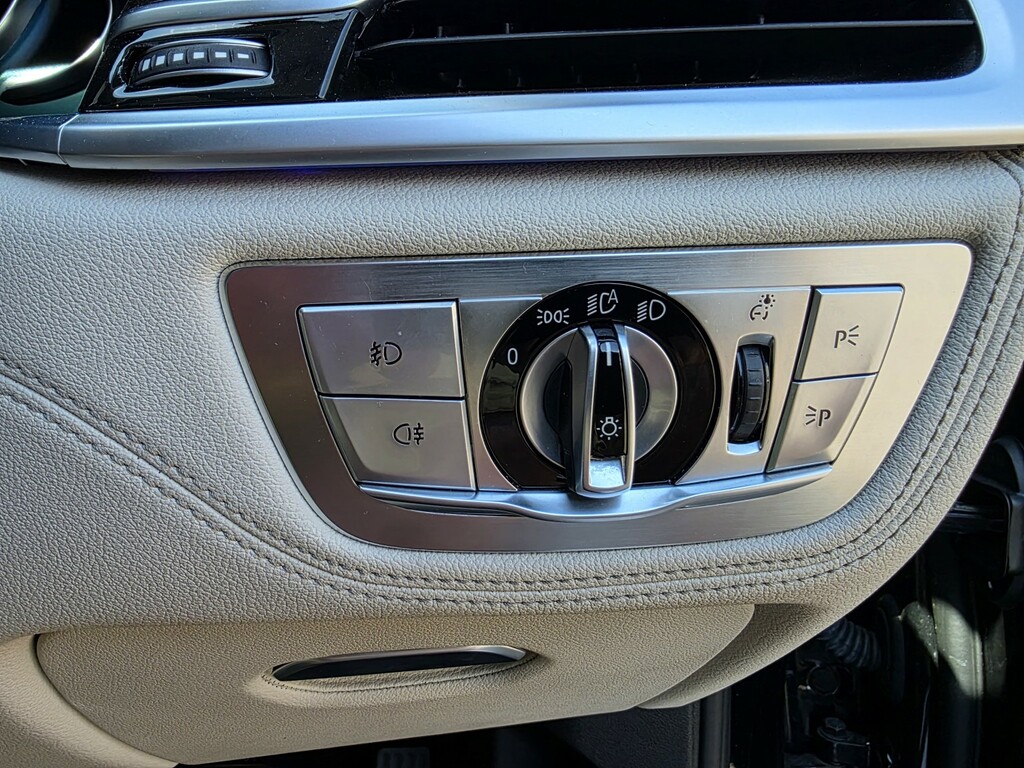 BMW 7 Series Saloon Grey #16