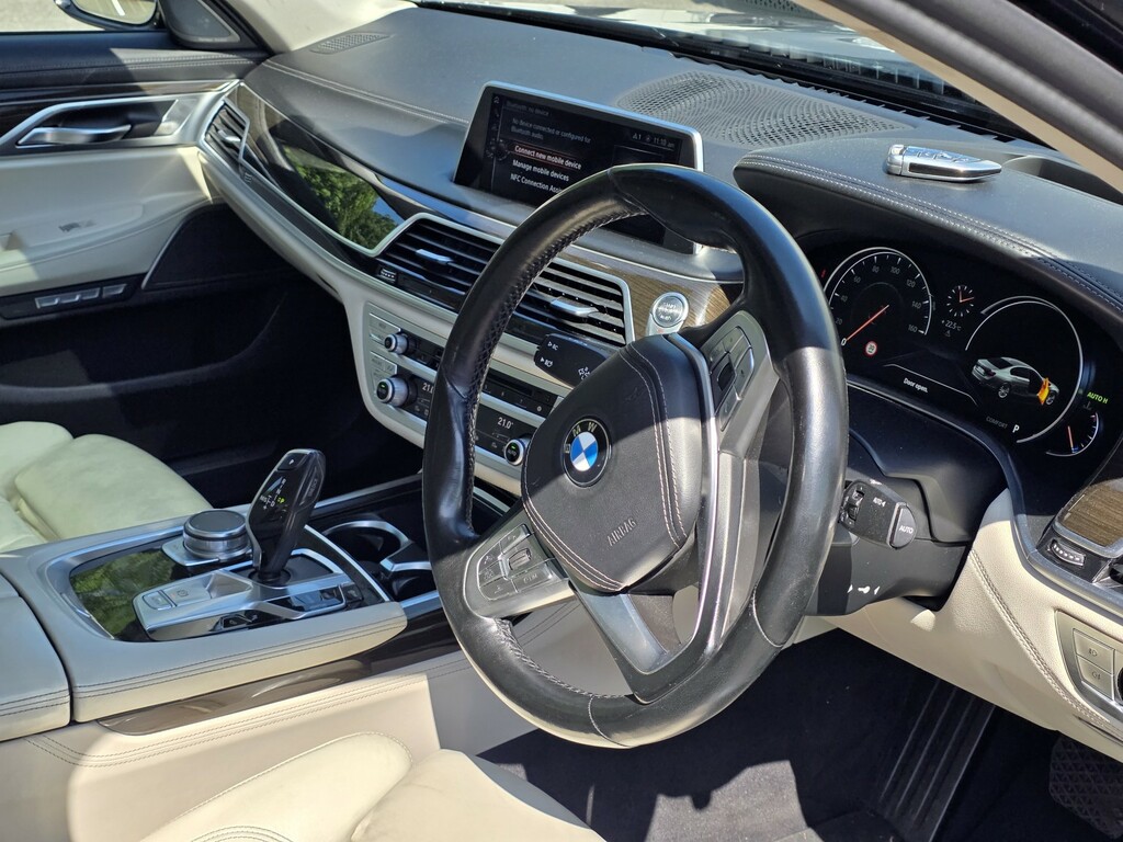 BMW 7 Series Saloon Grey #9