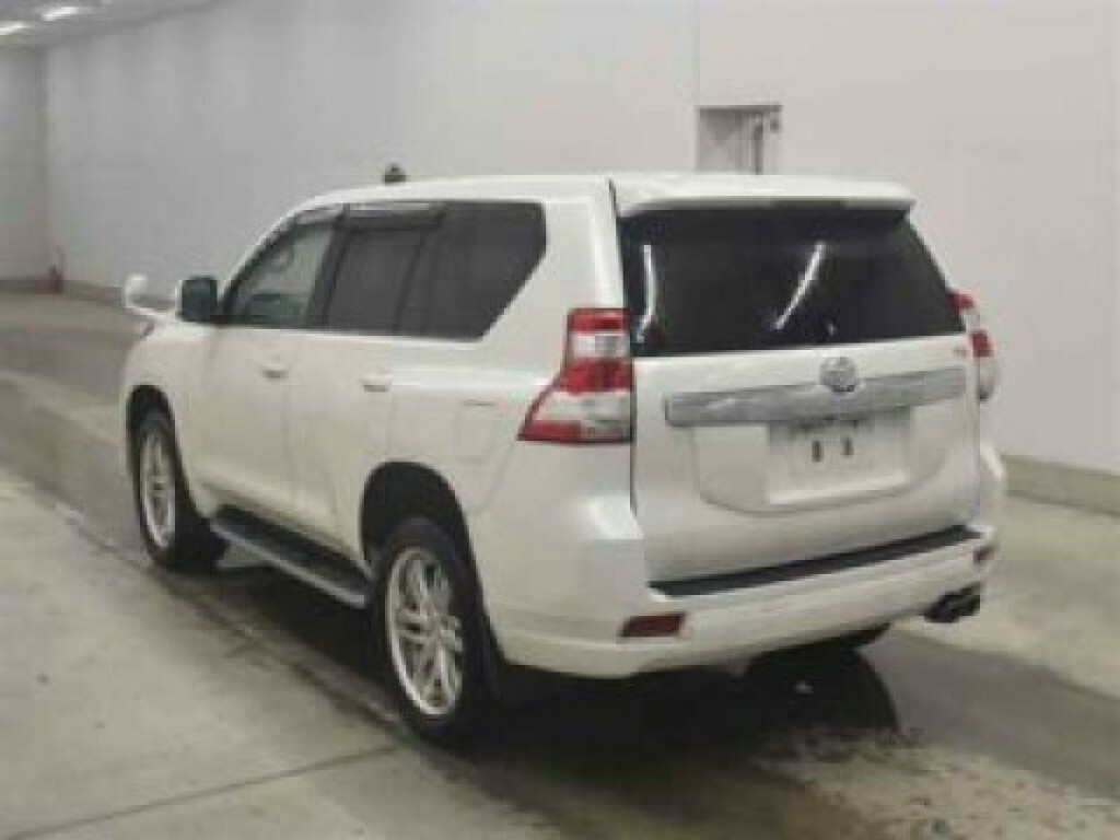 Toyota Land Cruiser Suv 2.8 D4-d Tx Prado - Rust Free 201515 White #4