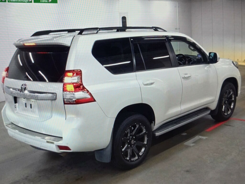 Toyota Land Cruiser 4X4 2.8 D4-d Txl, Package Prado - Rust Free 2015 White #4