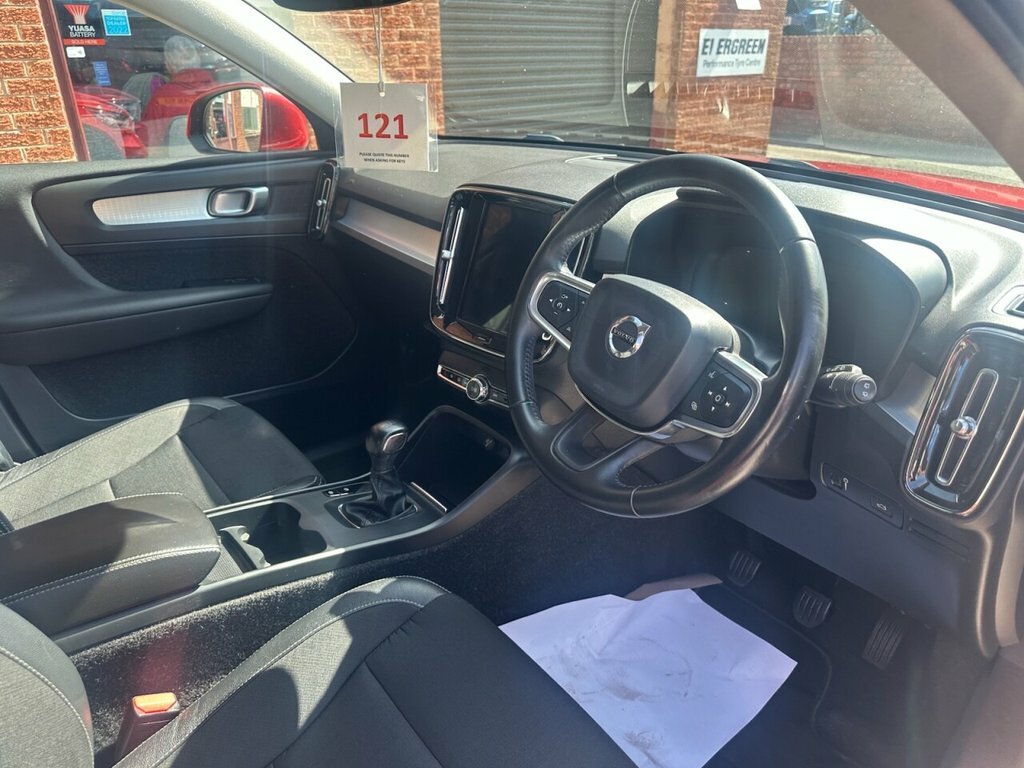 Volvo XC40 1.5L Momentum NC19UFS Red #3