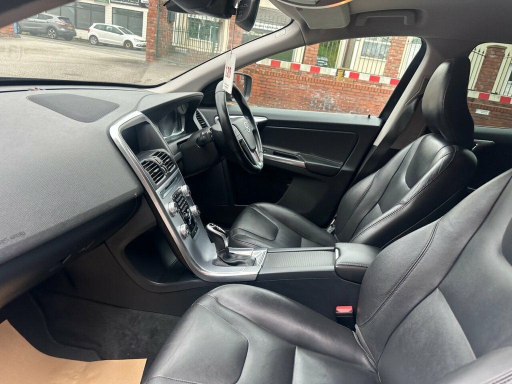 Volvo XC60 2.4L Se Lux Nav KY66ZPV Black #6