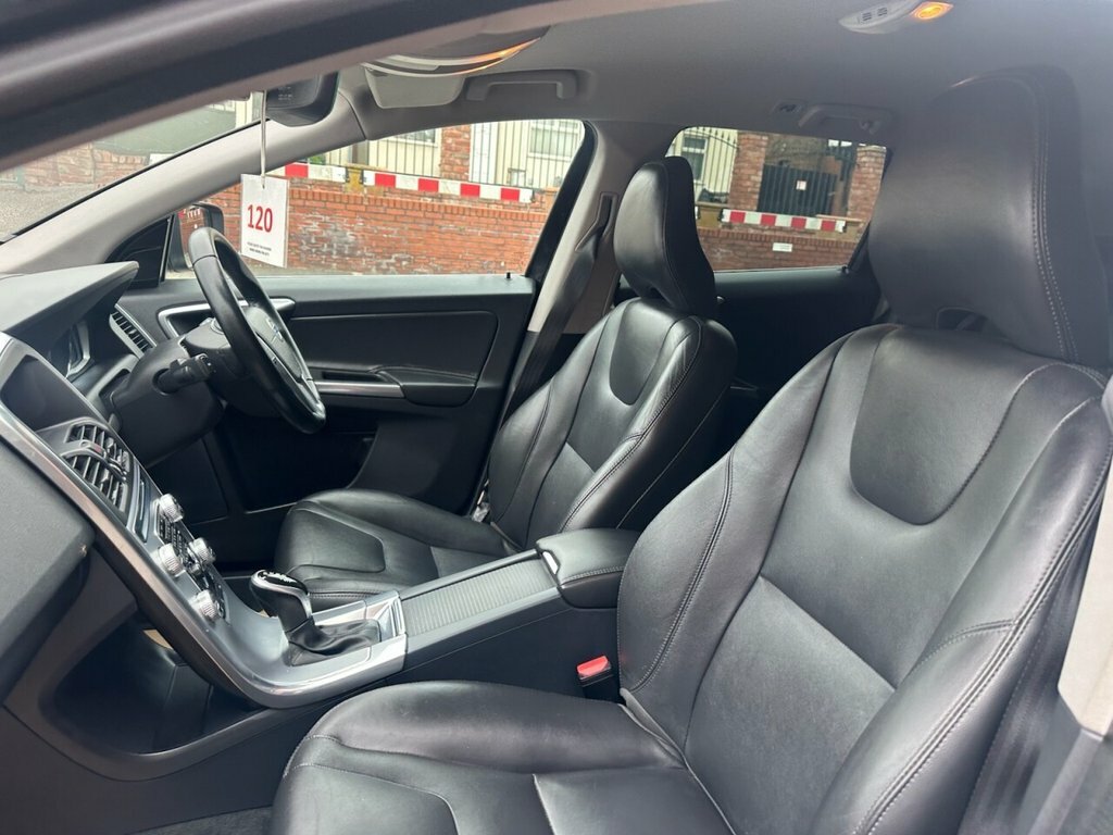 Volvo XC60 2.4L Se Lux Nav KY66ZPV Black #5