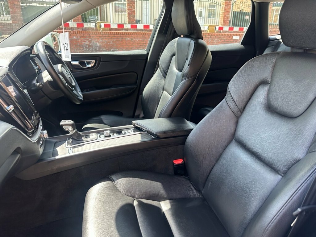 Volvo XC60 2L Momentum Pro KW18VPT Silver #5