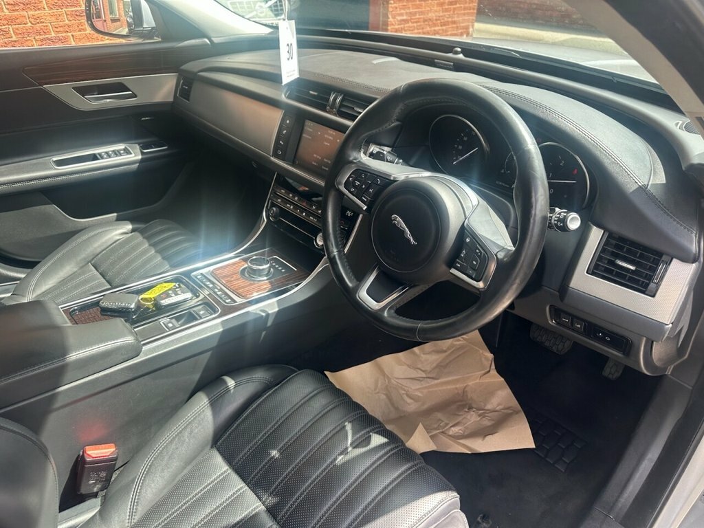 Jaguar XF 3L Portfolio Silver #4