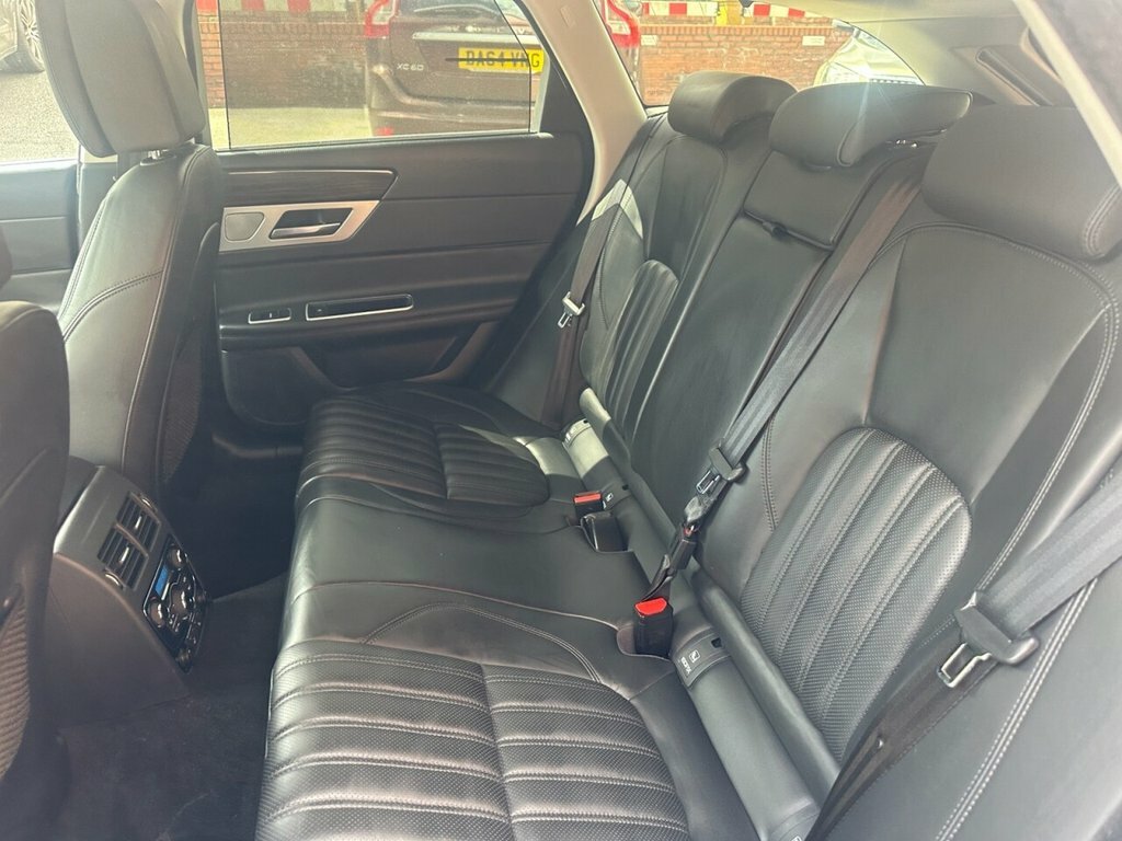 Jaguar XF 3L Portfolio Silver #6