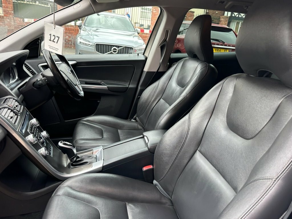 Volvo XC60 2.4L Se Lux Nav KJ15NBK Gold #5