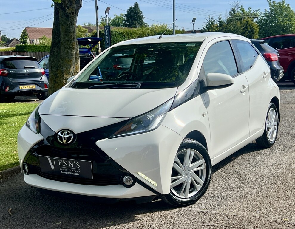 Toyota Aygo Hatchback 1.0 Vvt-i X-pression 201564 White #3