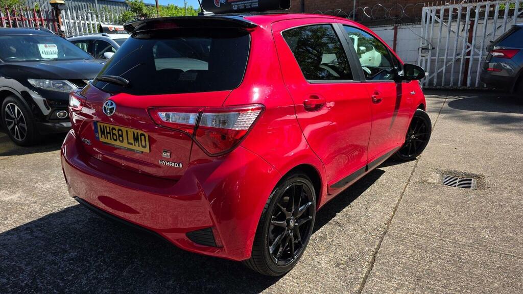 Toyota Yaris 1.5 Vvt-h Gr Sport E-cvt Euro 6 Ss MH68LMO Red #3