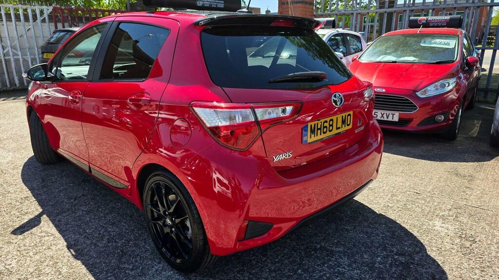 Toyota Yaris 1.5 Vvt-h Gr Sport E-cvt Euro 6 Ss MH68LMO Red #4