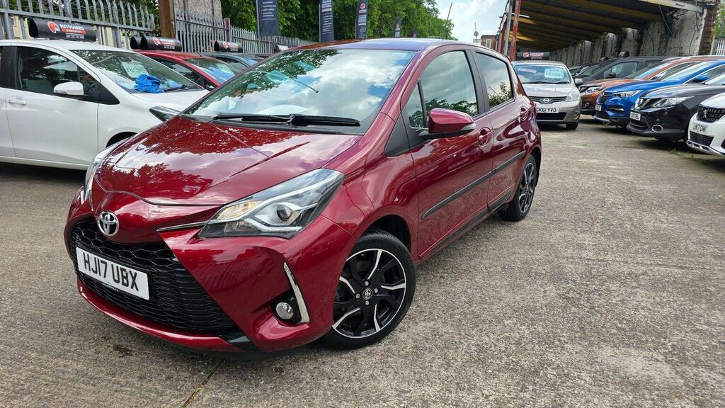 Toyota Yaris 1.5 Vvt-i Design Euro 6 Red