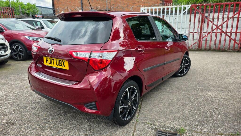 Toyota Yaris 1.5 Vvt-i Design Euro 6 Red #5