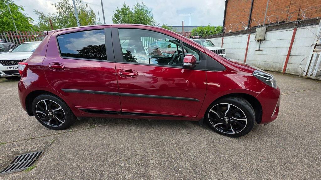 Toyota Yaris 1.5 Vvt-i Design Euro 6 Red #6