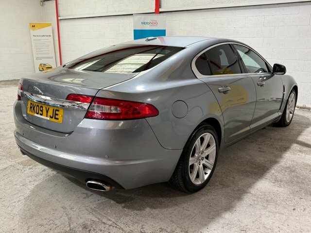 Jaguar XF 2.7D V6 Luxury Saloon Euro 4 207 Grey #4