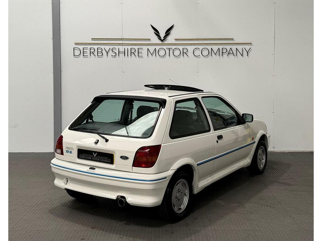 Ford Fiesta White White #9
