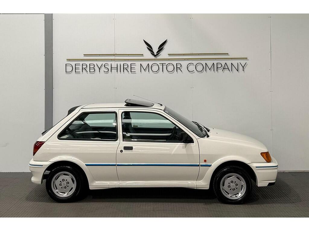 Ford Fiesta White White #7