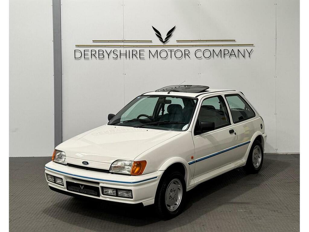 Ford Fiesta White White #35