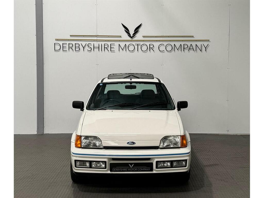 Ford Fiesta White White #34