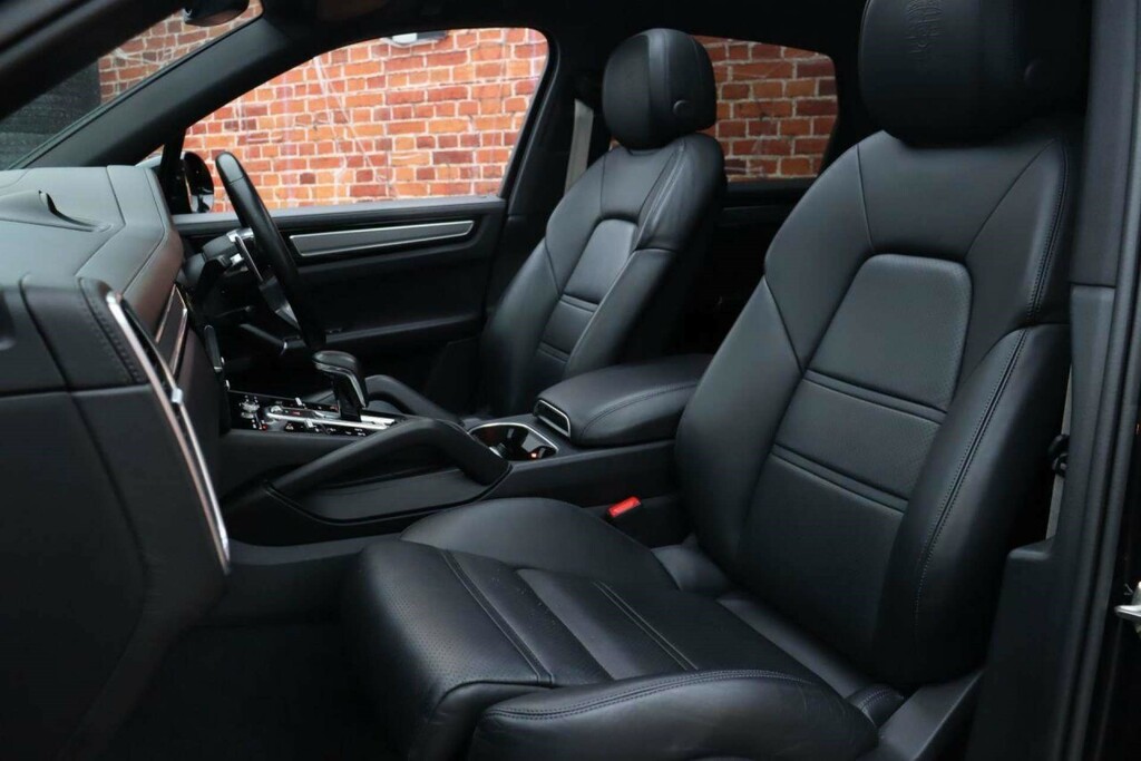 Porsche Cayenne 3.0T V6 Platinum Edition Suv Tiptronics 4Wd ST22KPX Black #3
