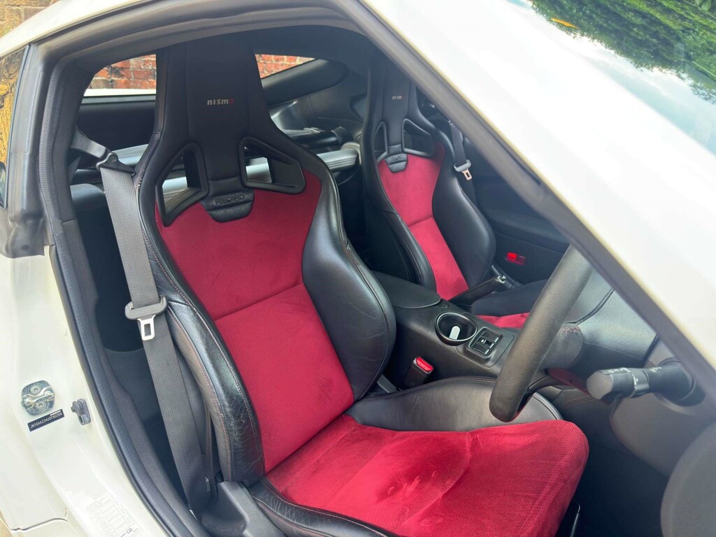 Nissan 370Z 3.7 V6 Gt White #12