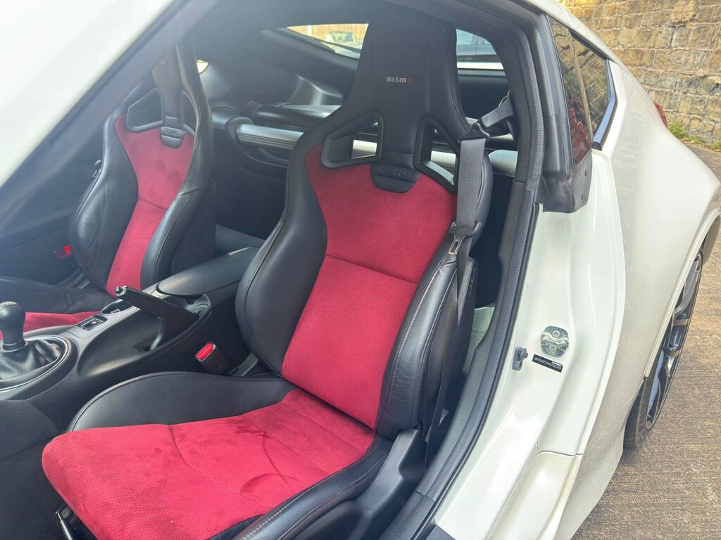 Nissan 370Z 3.7 V6 Gt White #13