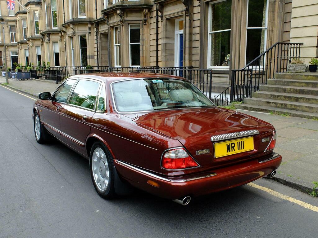 Daimler XJ Series 4.0 V8 Super Lwb Saloon Red #5