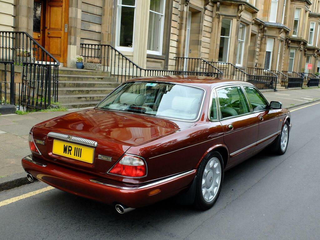 Daimler XJ Series 4.0 V8 Super Lwb Saloon Red #6