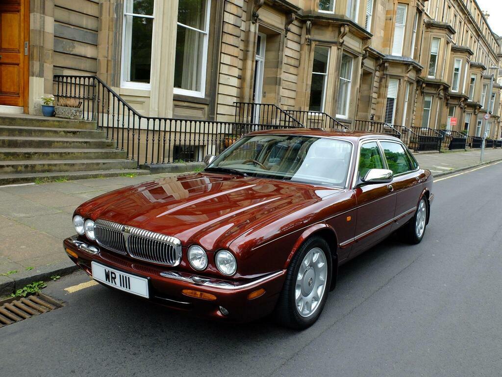 Daimler XJ Series 4.0 V8 Super Lwb Saloon Red #2