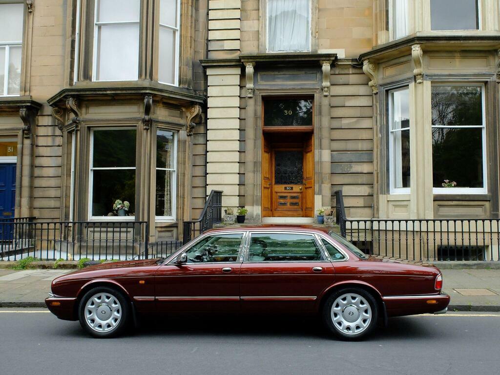 Daimler XJ Series 4.0 V8 Super Lwb Saloon Red #3