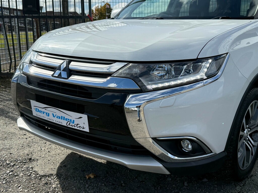 Mitsubishi Outlander Di-d 4 4Wd WV17BVD White #6