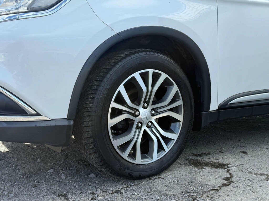 Mitsubishi Outlander Di-d 4 4Wd WV17BVD White #5