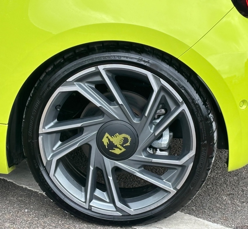 Abarth 500 114Kw Turismo 42.2Kwh Green #3
