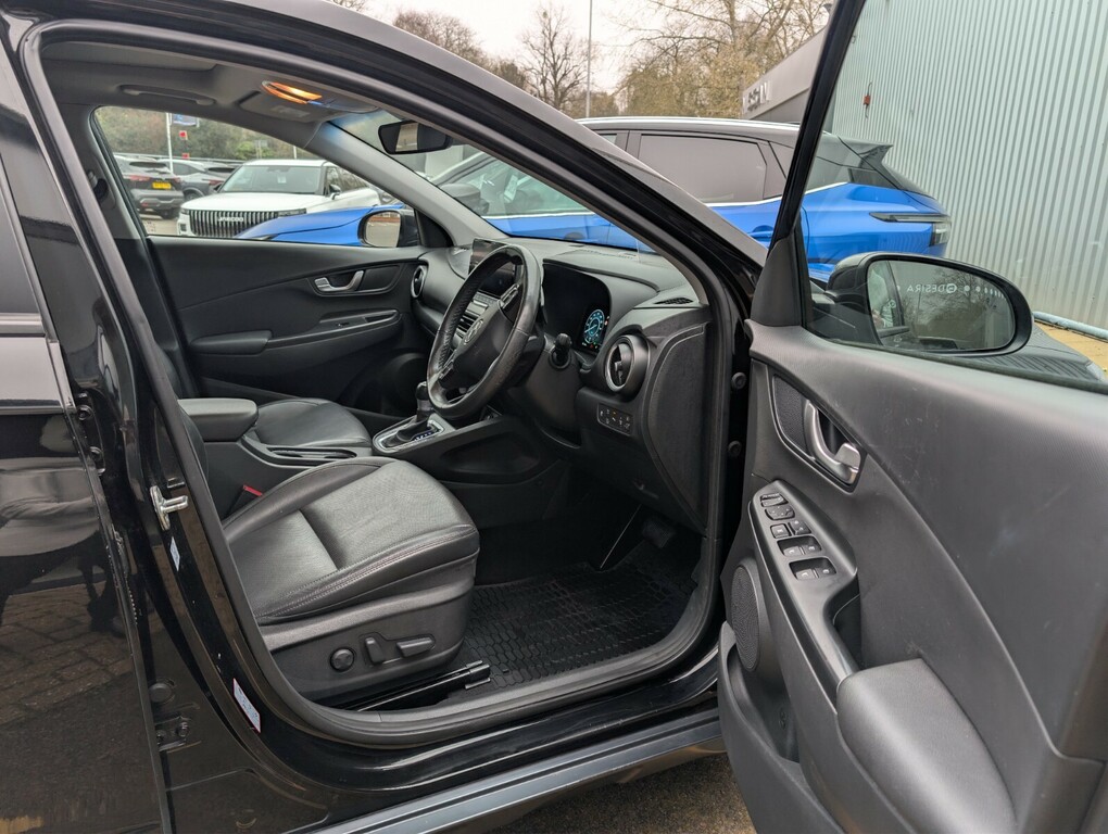 Hyundai Kona 1.6 Gdi Hybrid Ultimate Dct AU22VWT Black #3