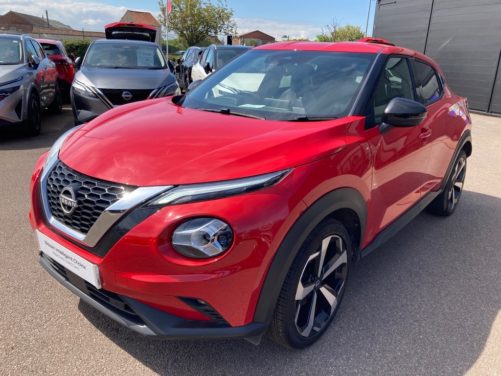Nissan Juke 1.0 Dig-t 114 Tekna YL72ERO Red #3