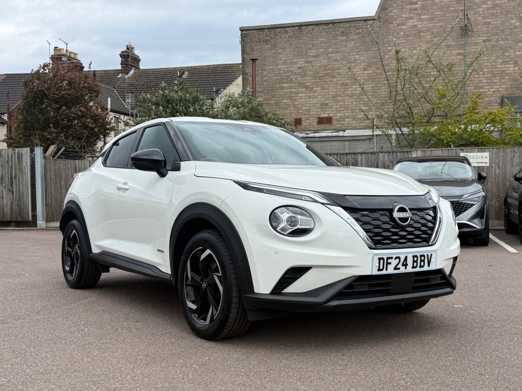 Nissan Juke 1.6 Hybrid N-connecta White