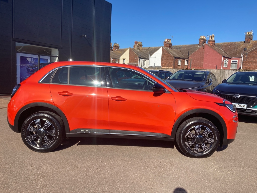 Fiat 600 1.2 Hybrid 48V 136 Edct-6 WG74URR Orange #2