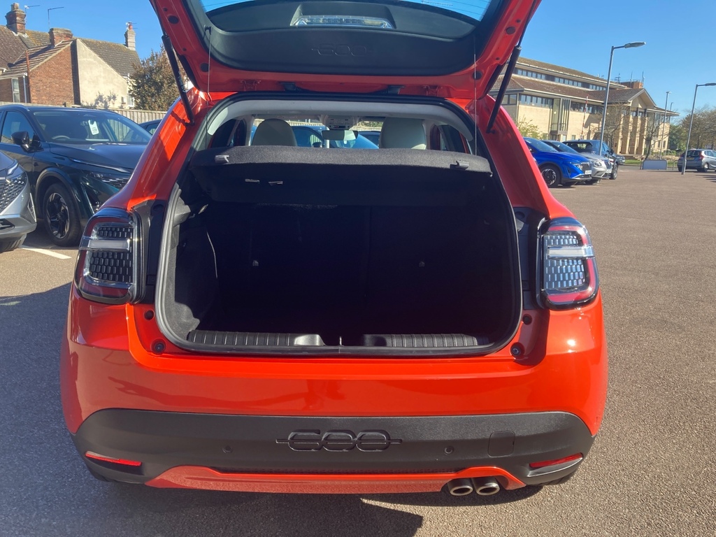 Fiat 600 1.2 Hybrid 48V 136 Edct-6 WG74URR Orange #6