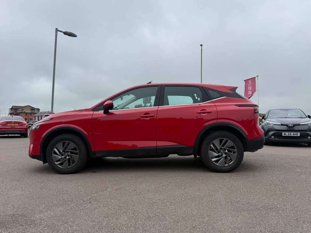 Nissan Qashqai 1.3 Dig-t Mh 158 Acenta Premium DX23XZJ Red #4