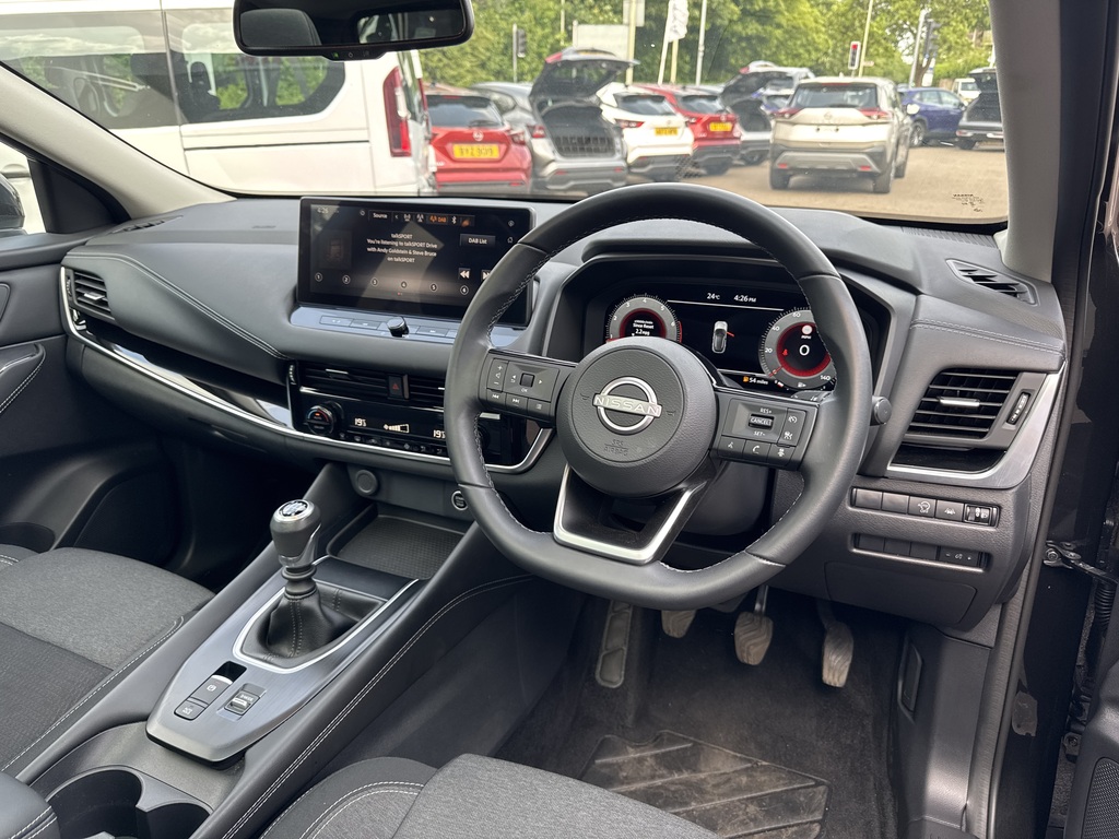 Nissan Qashqai 1.3 Dig-t Mh N-connecta SK23FKA Black #2