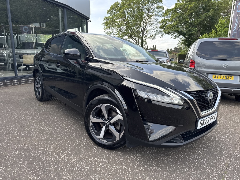 Nissan Qashqai 1.3 Dig-t Mh N-connecta Black