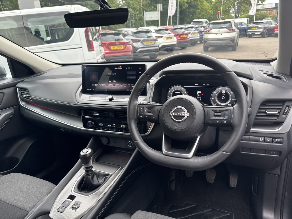 Nissan Qashqai 1.3 Dig-t Mh N-connecta DP74OBE #3