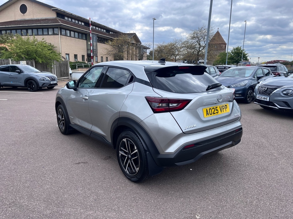 Nissan Juke 1.6 Hybrid N-connecta AO25VPP Silver #5