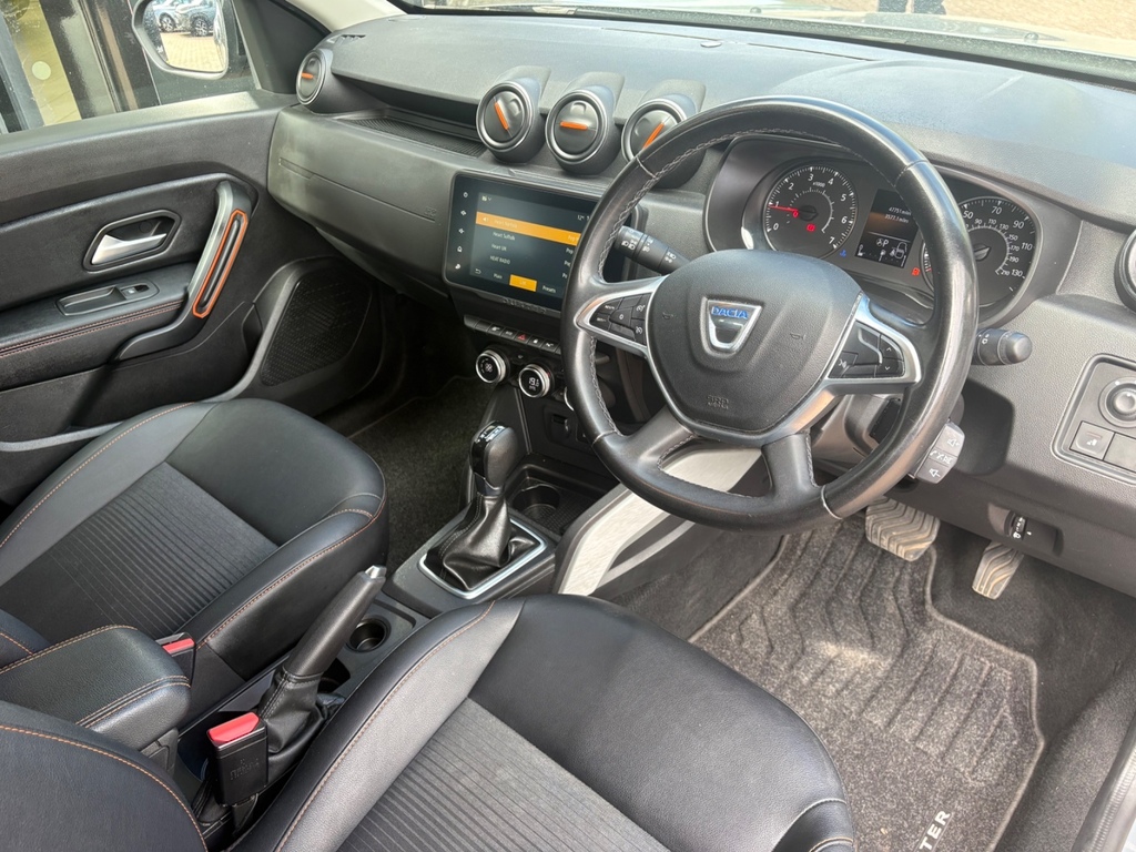 Dacia Duster 1.3 Tce 150 Extreme Se Edc Estate LP72GZM Grey #2