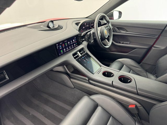 Porsche Taycan Performance Plus 93.4Kwh Gts Red