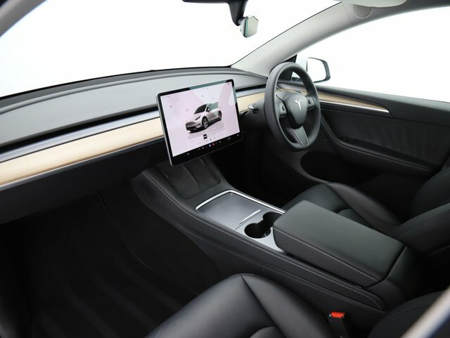 Tesla Model Y Dual Motor Long Range White